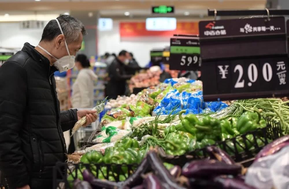 疫情中，一個中產(chǎn)家庭能撐多久？